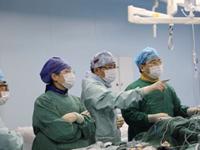 我院完成苏中首例无导线心脏起搏器植入手术